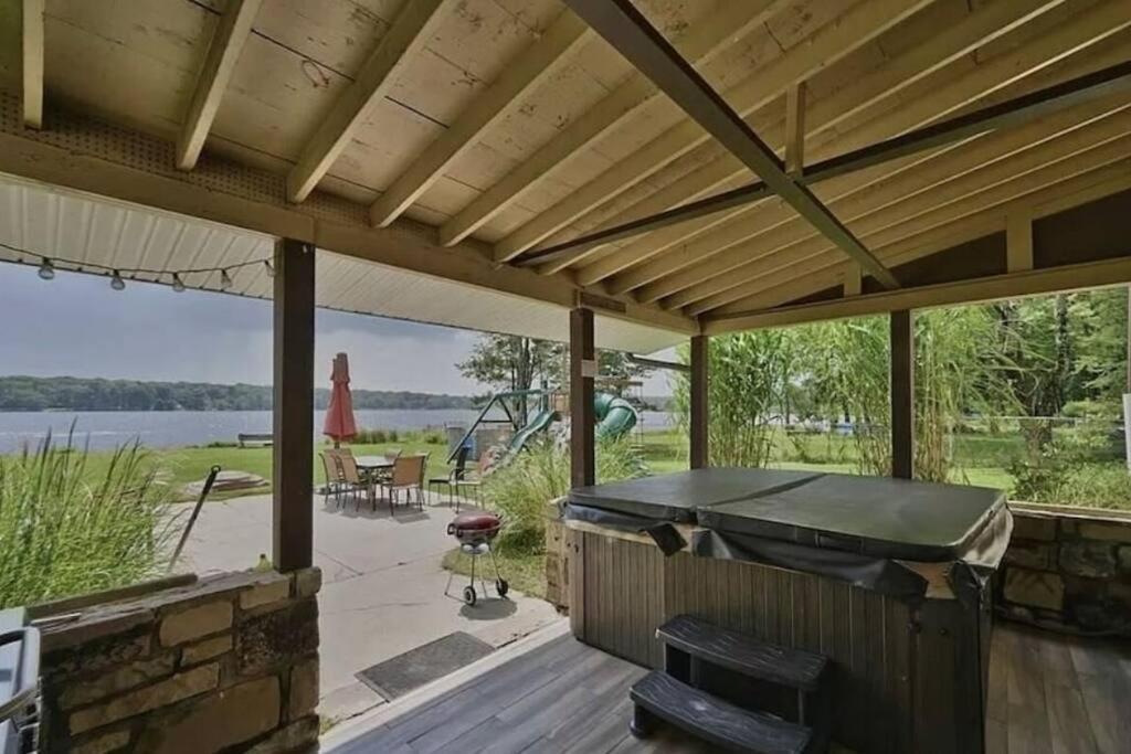 Ferienhaus Hideaway - Lakehouse/spa/dock/