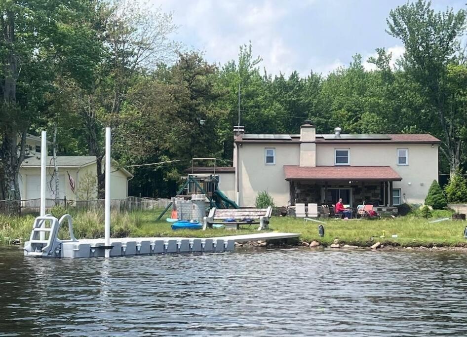 Ferienhaus Hideaway - Lakehouse/spa/dock/ Pocono Summit